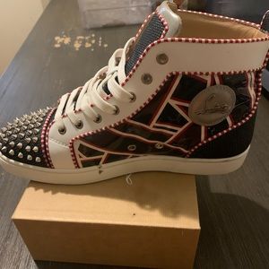 I’m selling a pair of well kept Christian Louboutin Spikes Orlato Flat.